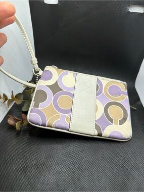 Coach Signature Op Art Lavender Wristlet Clutch Purse